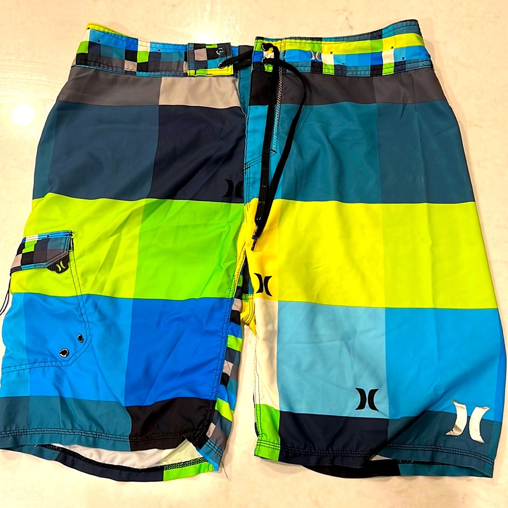 Hurley Men’s swim trucks. Size 34